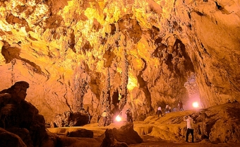 Day 3: Ba Be Lake - Ha Noi (B/L)