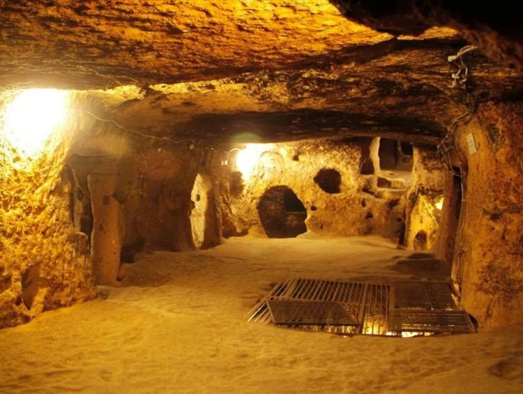 Day 2: HO CHI MINH - CU CHI TUNNELS  (N/A)